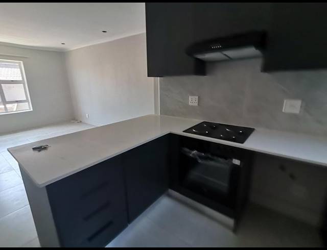 3 BEDROOM PROPERTY TO RENT IN PEERLESS PARK NORTH